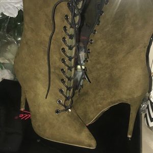 Women’s high heel boots